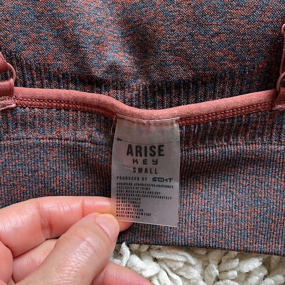 Echt Arise Key Sportsbra in Maple Leaf Small NWOT - Picture 5 of 8